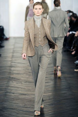 Traje tipo sastre de pantalón, chaqueta y chaleco de Ralph lauren