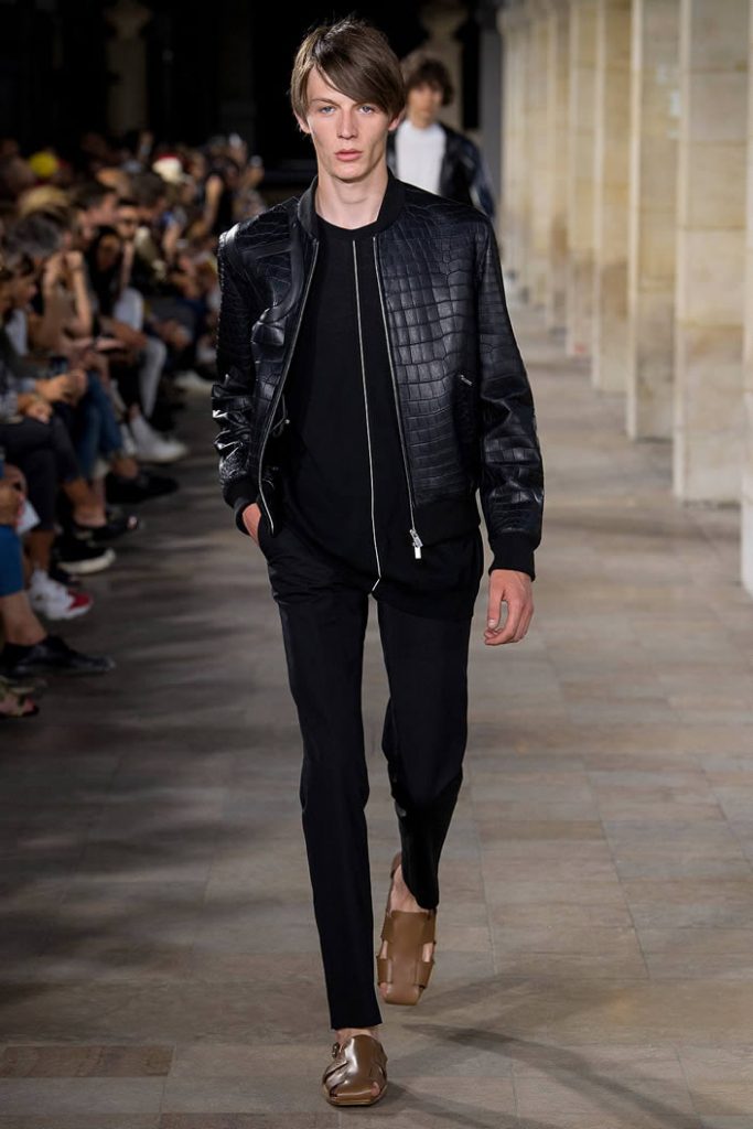 Combinar los colores negro y café - Pasarela Hermes