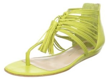 Sandalias de moda en blog ABRIL Moda: diseño con tiras y al tobillo, marca Dolce Vita.