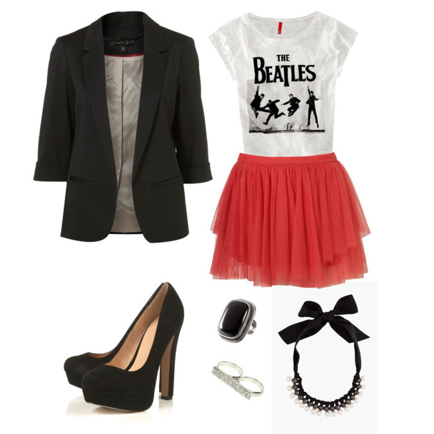 blazer negro con falda corta