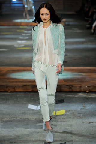 Tendencia-de-colores-pasteles-primavera-verano-2012-Just-Cavalli-en-blog-ABRIL-Moda