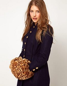 Accesorios para el frío: Calentador de manos con estampado de leopardo.
