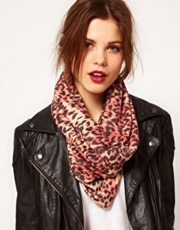 Accesorios para el frío: Fular de extremos cerrados en animal print