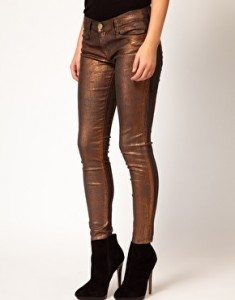 Jeans de colores oscuros en Asos: tono bronce metalizado de Current Elliott