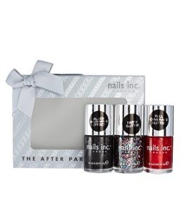 Ideas de regalos para tu amiga invisible: Set de pinturas para uñas con brillo.