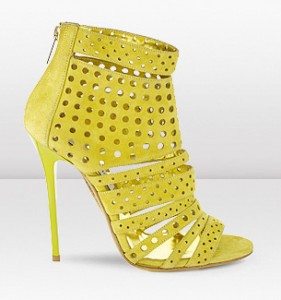 sandalias-perforadas-jimmy-choo