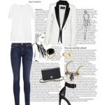 Look con jeans camiseta blanca, blazer y sandalias de tacón alto